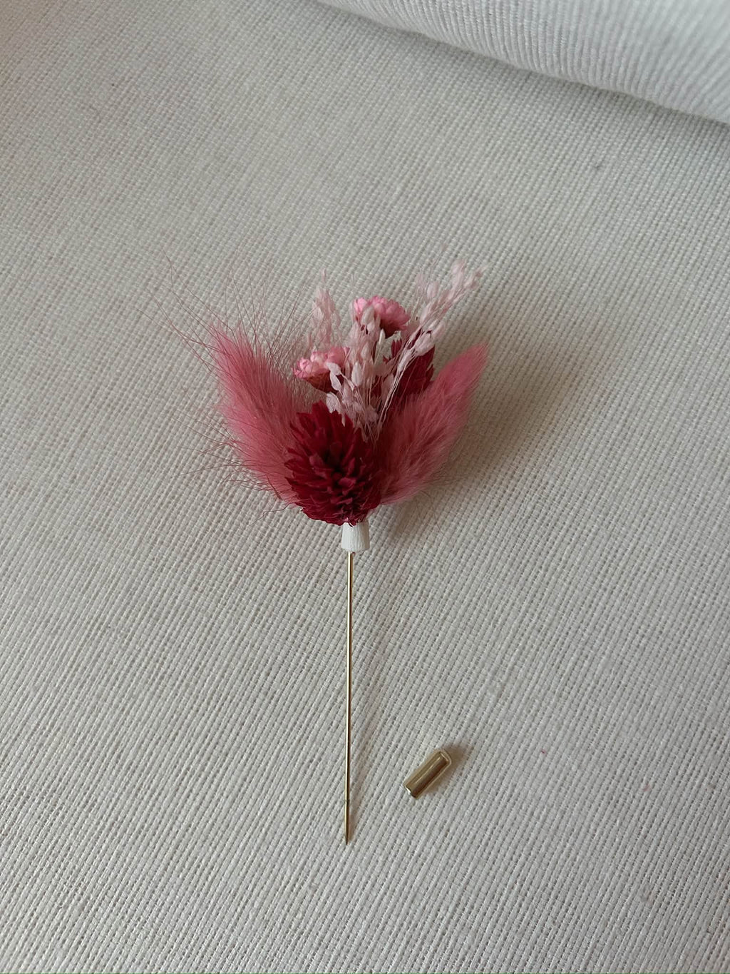 Épingle fibule BISOUS