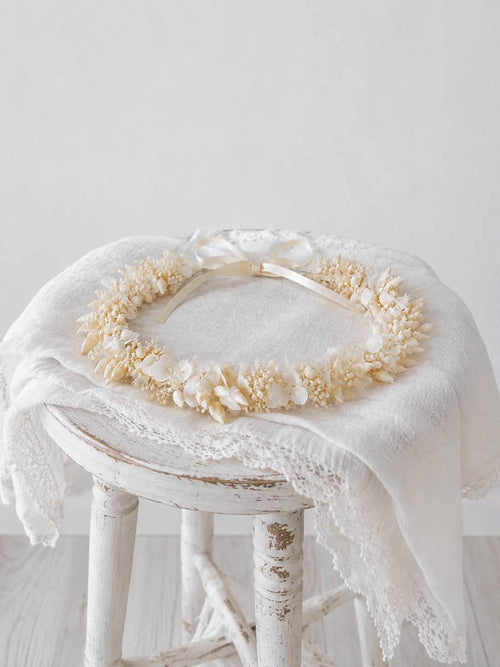 Couronne JOY en fleurs séchées pour bébé