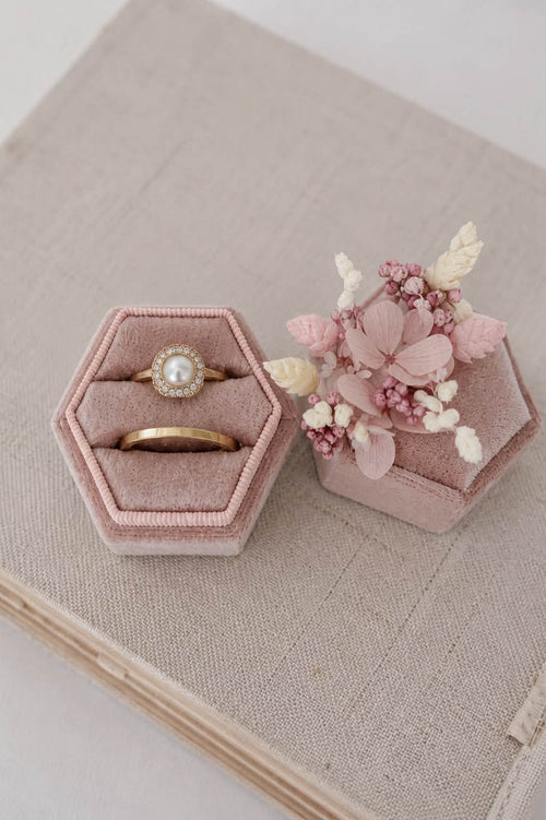 Écrin à alliances avec fleurs séchées IDYLLE